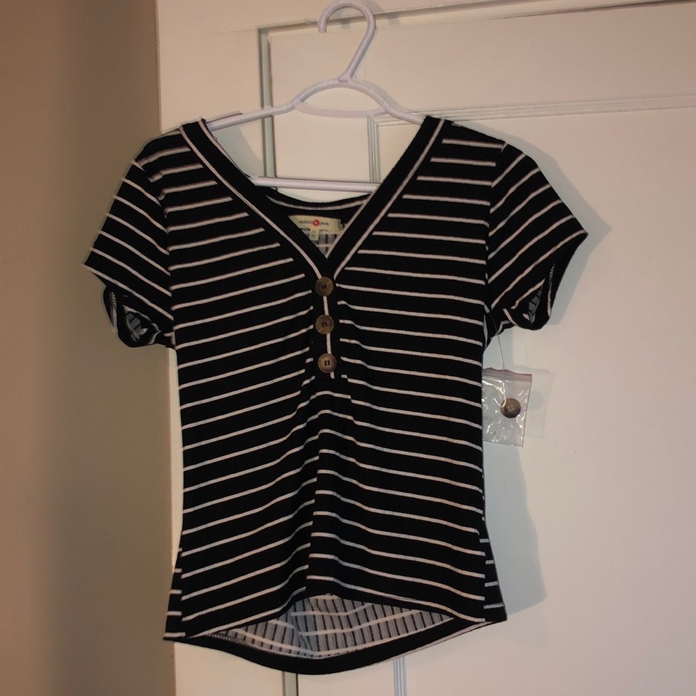 brand new!! Simply didn’t fit, fits snug like M/L